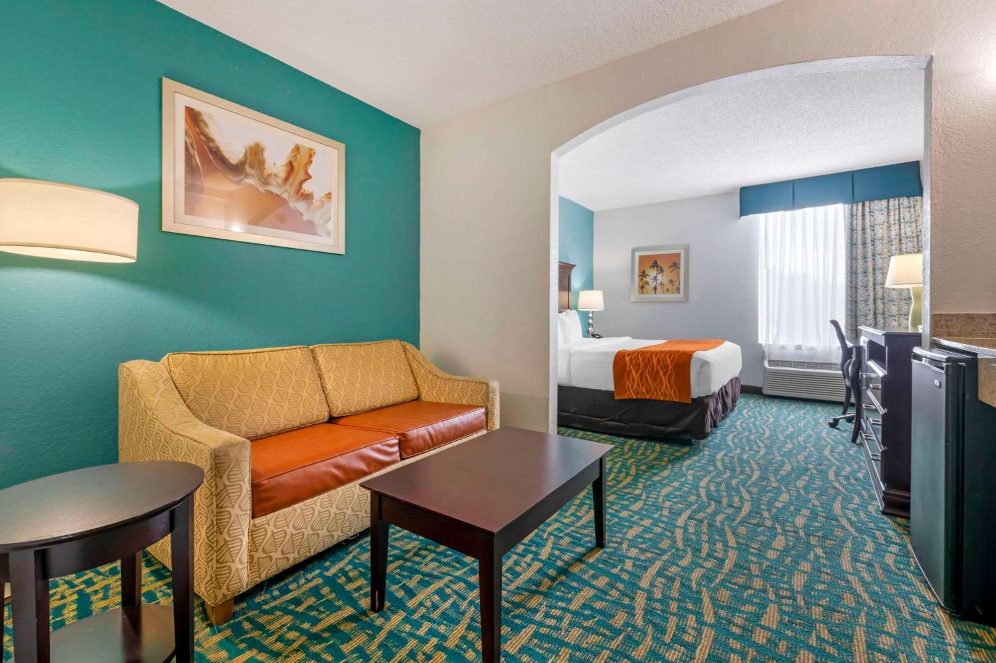 コンフォート イン&スイーツ フォート ランダーデール ウエスト ターンパイク Lauderdale Lakes エクステリア 写真